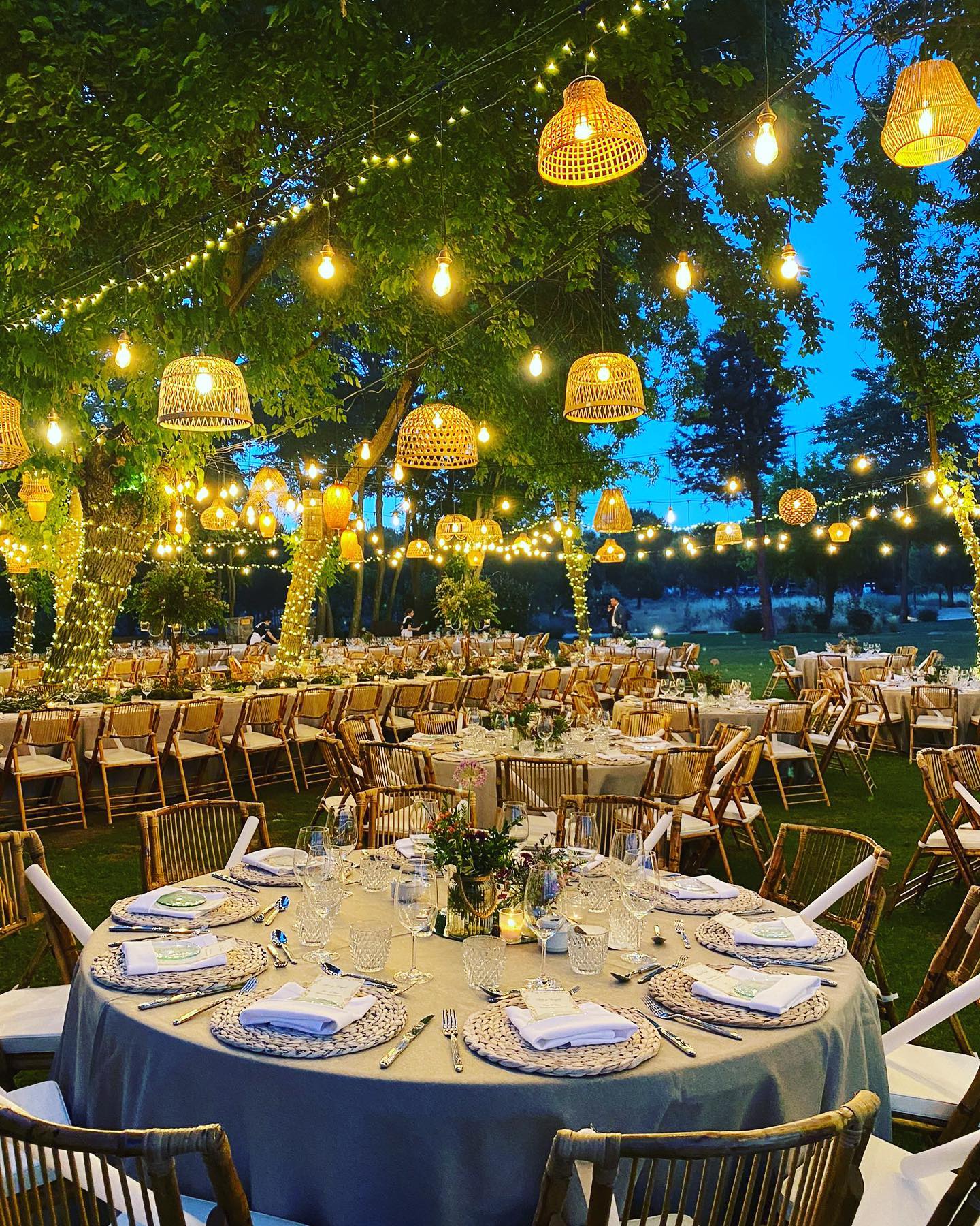 10 creative wedding lighting ideas to make your wedding lit!